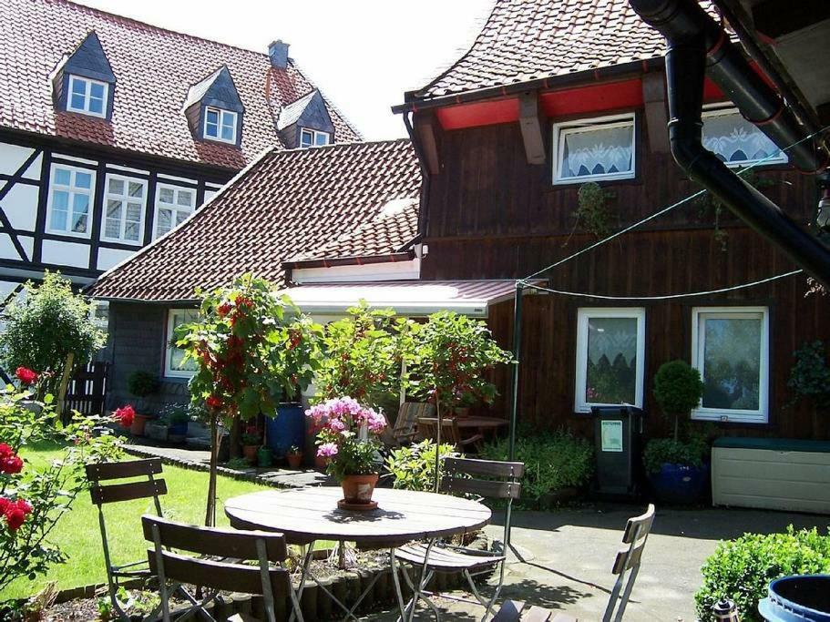 Altes Tageloehnerhaus Von 1510 Mit Garten Und Parkplatz Goslar Dış mekan fotoğraf